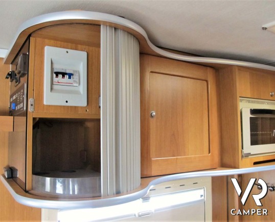 Arca America 407 - camper mansardato usato con 7 posti letto, dotato di veranda, portabici, portatutto, antenna tv, climatizzatore. Su Fiat Ducato 127