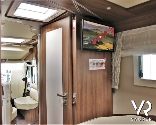 Carthago Chic e-line I 51 QB: camper nuovo motorhome modello 2021, 4 posti letto. Su Fiat Ducato 178 CV con cambio automatico, telaio ribassato AL-KO.