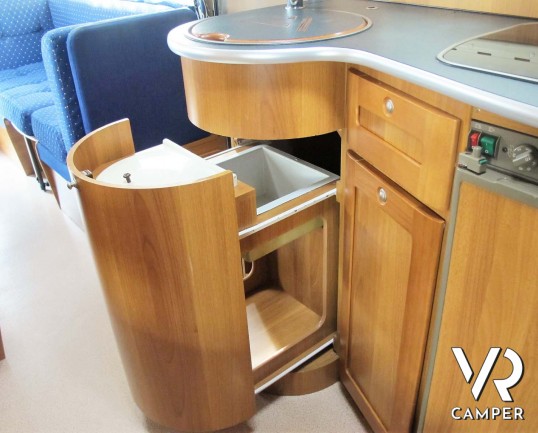 Arca America 407 - camper mansardato usato con 7 posti letto, dotato di veranda, portabici, portatutto, antenna tv, climatizzatore. Su Fiat Ducato 127