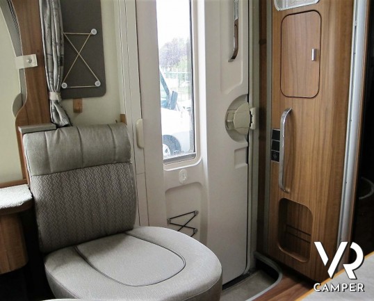 Hymer B 594 PL - camper usato motorhome 4 posti, su Fiat Ducato 150 CV. In esposizione alla sede Italia VR in via Volta 29, Druento - Torino