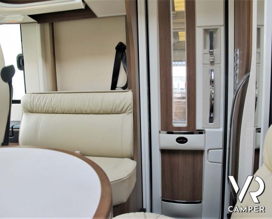 Carthago Chic e-line I 51 QB: camper nuovo motorhome modello 2021, 4 posti letto. Su Fiat Ducato 178 CV con cambio automatico, telaio ribassato AL-KO.