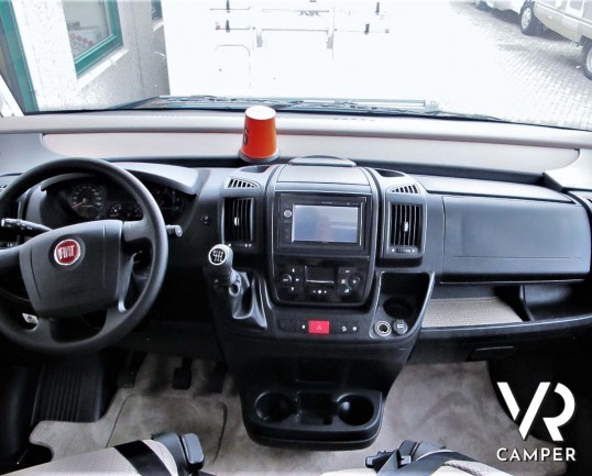 Hymer B 594 PL - camper usato motorhome 4 posti, su Fiat Ducato 150 CV. In esposizione alla sede Italia VR in via Volta 29, Druento - Torino