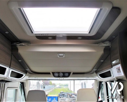 Carthago Chic e-line I 51 QB: camper nuovo motorhome modello 2021, 4 posti letto. Su Fiat Ducato 178 CV con cambio automatico, telaio ribassato AL-KO.