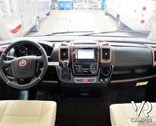 Carthago Chic e-line I 51 QB: camper nuovo motorhome modello 2021, 4 posti letto. Su Fiat Ducato 178 CV con cambio automatico, telaio ribassato AL-KO.