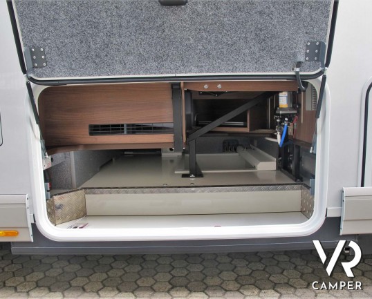 Carthago Chic e-line I 51 QB: camper nuovo motorhome modello 2021, 4 posti letto. Su Fiat Ducato 178 CV con cambio automatico, telaio ribassato AL-KO.