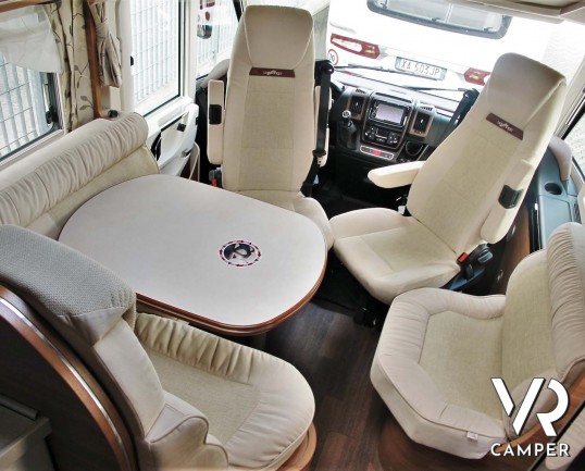 Carthago Chic C-Line I 4.2 DB - camper motorhome nuovo, con letto matrimoniale trasversale e letto basculante elettrico, garage, pacchetto Super. In v