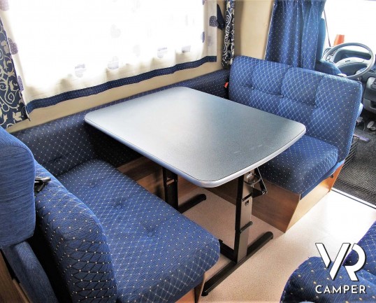 Arca America 407 - camper mansardato usato con 7 posti letto, dotato di veranda, portabici, portatutto, antenna tv, climatizzatore. Su Fiat Ducato 127