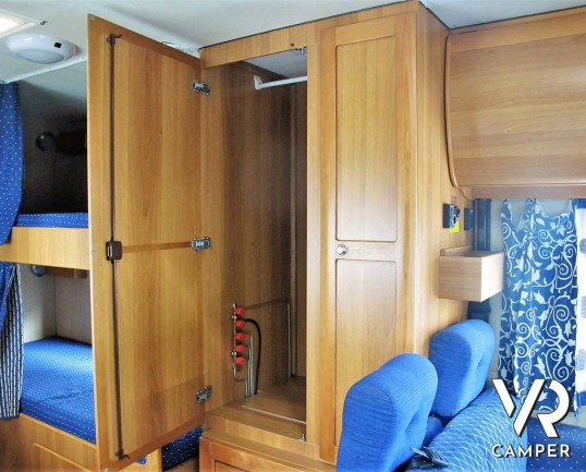 Arca America 407 - camper mansardato usato con 7 posti letto, dotato di veranda, portabici, portatutto, antenna tv, climatizzatore. Su Fiat Ducato 127