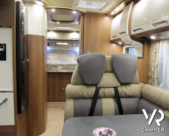 Carthago C-Tourer I 144 QB - camper motorhome con 4 posti, con letto matrimoniale e letto basculante, su Fiat Ducato 160 CV. Italia VR vendita camper