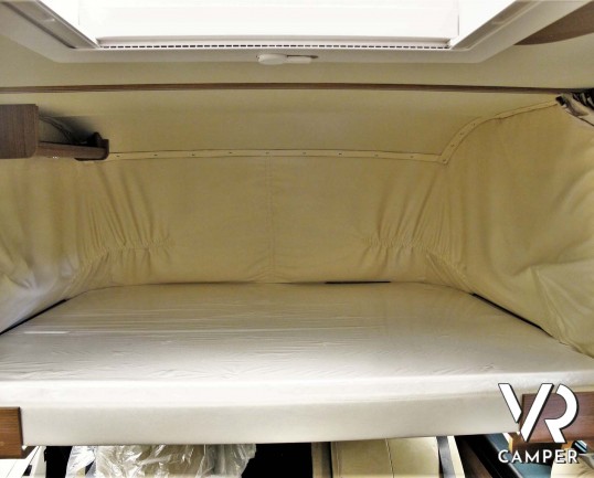 Carthago C-Tourer I 144 QB - camper motorhome con 4 posti, con letto matrimoniale e letto basculante, su Fiat Ducato 160 CV. Italia VR vendita camper