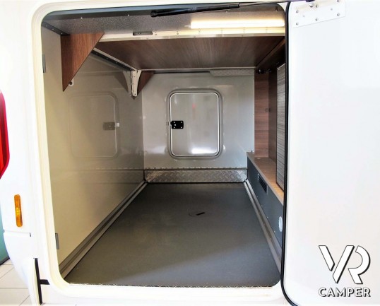 Carthago C-Tourer I 144 QB - camper motorhome con 4 posti, con letto matrimoniale e letto basculante, su Fiat Ducato 160 CV. Italia VR vendita camper