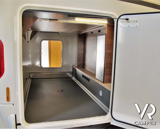 Carthago C-Tourer I 144 QB - camper motorhome con 4 posti, con letto matrimoniale e letto basculante, su Fiat Ducato 160 CV. Italia VR vendita camper
