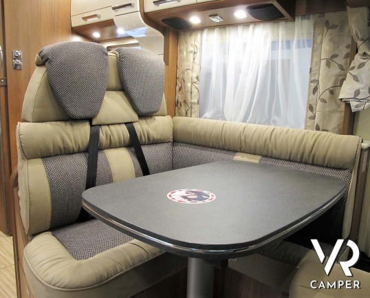 Carthago C-Tourer I 144 QB - camper motorhome con 4 posti, con letto matrimoniale e letto basculante, su Fiat Ducato 160 CV. Italia VR vendita camper