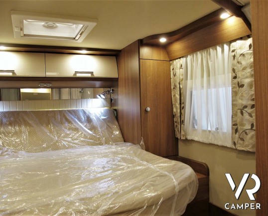 Carthago C-Tourer I 144 QB - camper motorhome con 4 posti, con letto matrimoniale e letto basculante, su Fiat Ducato 160 CV. Italia VR vendita camper