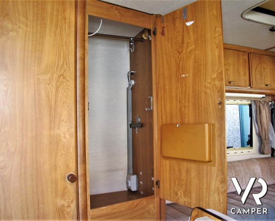 Hymermobil 544 - Motorhome 5 posti, letto basculante, su Fiat Ducato 93 cv - In vendita da Italia VR a Torino - Druento