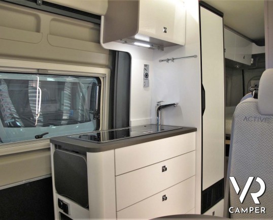 Burstner Eliseo C 600 - camper furgonato nuovo con letto sul tetto, accessoriato con pacchetto Eliseo + Eliseo Select. Telaio 3500 kg. Su Fiat Ducato