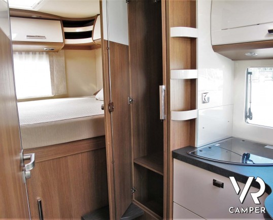 Carthago C-Tourer I 142 - camper nuovo motorhome con letto matrimoniale. In esposizione durante il Porte Aperte 9-10-11 Ottobre 2020 da Italia VR
