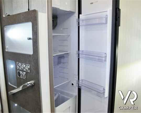 Burstner Lyseo TD 680 G Privilège: camper semintegrale nuovo 4 posti, con letto basculante e ampio bagno posteriore. In esposizione da Italia VR a Tor