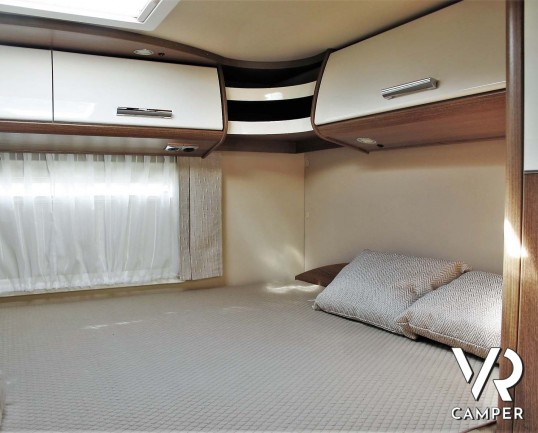 Carthago C-Tourer I 142 - camper nuovo motorhome con letto matrimoniale. In esposizione durante il Porte Aperte 9-10-11 Ottobre 2020 da Italia VR