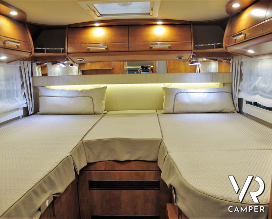 Carthago Chic c-line I 4.9 - camper nuovo, camper motorhome con letti gemelli e basculante. In esposizione durante il Porte Aperte 91011 Ottobre 2020