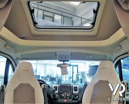 Burstner Lyseo TD 680 G Privilège: camper semintegrale nuovo 4 posti, con letto basculante e ampio bagno posteriore. In esposizione da Italia VR a Tor