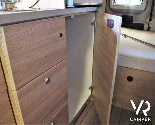 Knaus Boxstar 600 Family - camper usato furgonato 4 posti letto, con letti a castello matrimoniali posteriori, retrocamera, navigatore. Su Fiat Ducato