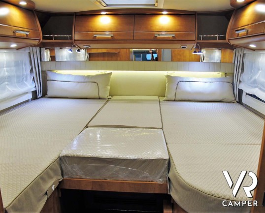 Carthago Chic c-line I 4.9 - camper nuovo, camper motorhome con letti gemelli e basculante. In esposizione durante il Porte Aperte 91011 Ottobre 2020