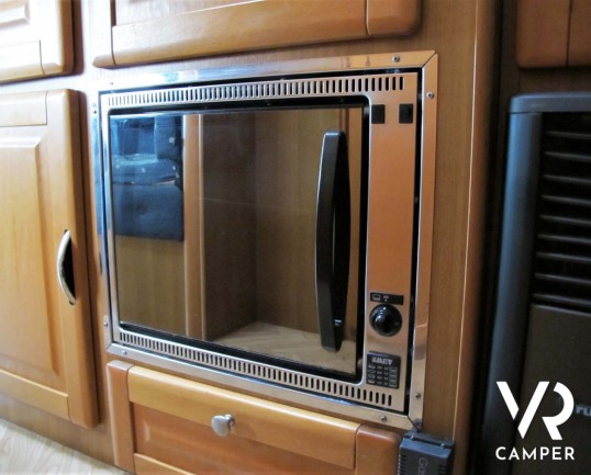 CI Pegaso - camper usato mansardato con letto matrimoniale trasversale e garage. In vendita da Italia VR a Druento - Torino