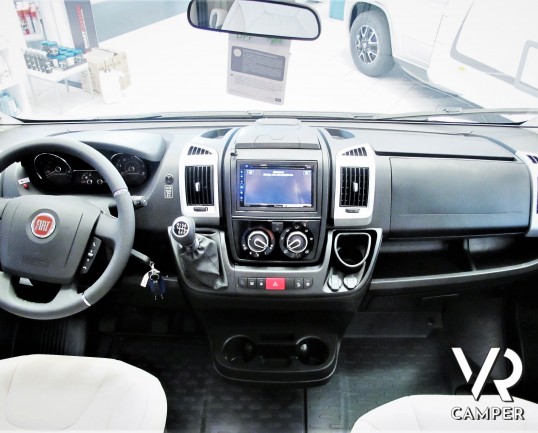 Burstner Lyseo TD 644 G Privilège: camper semintegrale nuovo con zona living posteriore trasformabile in zona notte e garage. In esposizione da Italia