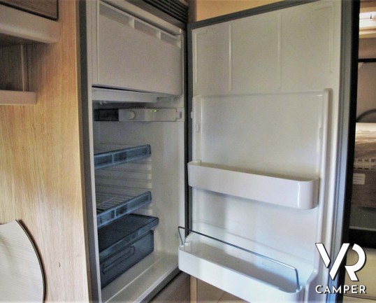 Knaus Boxstar 600 Family - camper usato furgonato 4 posti letto, con letti a castello matrimoniali posteriori, retrocamera, navigatore. Su Fiat Ducato