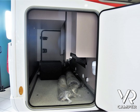 Burstner Lyseo TD 644 G Privilège: camper semintegrale nuovo con zona living posteriore trasformabile in zona notte e garage. In esposizione da Italia