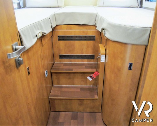 Carthago Chic c-line I 4.9 - camper nuovo, camper motorhome con letti gemelli e basculante. In esposizione durante il Porte Aperte 91011 Ottobre 2020