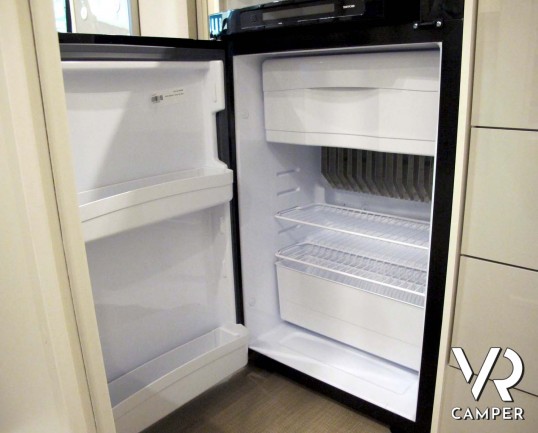 Burstner Travel Van 620 G - camper nuovo semintegrale con letti gemelli, accessoriato con Pacchetto Premium. Su Fiat Ducato 160 CV. In visione da Ital