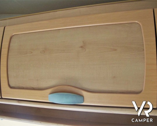 McLouis Glen 560 - camper mansardato, camper usato, camper 7 posti letto, doppia dinette, letti a castello, Fiat Ducato 145 CV, camper torino, camper