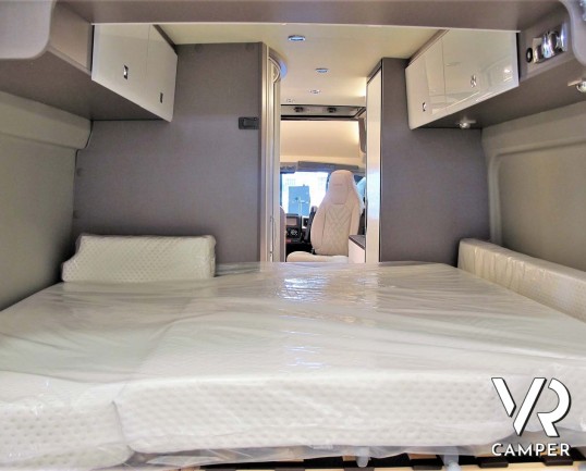 Burstner Eliseo C 600 - camper furgonato nuovo con letto sul tetto, accessoriato con pacchetto Eliseo + Eliseo Select. Telaio 3500 kg. Su Fiat Ducato