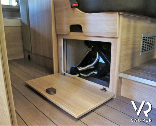 Knaus Boxstar 600 Family - camper usato furgonato 4 posti letto, con letti a castello matrimoniali posteriori, retrocamera, navigatore. Su Fiat Ducato