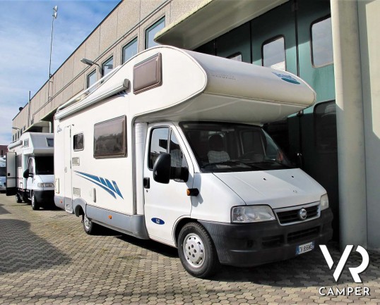 McLouis Glen 560 - camper mansardato, camper usato, camper 7 posti letto, doppia dinette, letti a castello, Fiat Ducato 145 CV, camper torino, camper