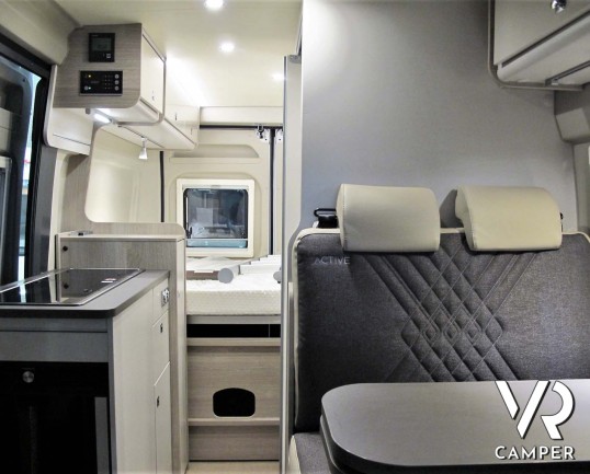 Burstner Campeo C 540 furgonato nuovo colore bianco con letto sul tetto, accessoriato con pacchetto Campeo + Active. Su Fiat Ducato 140 CV. Italia VR