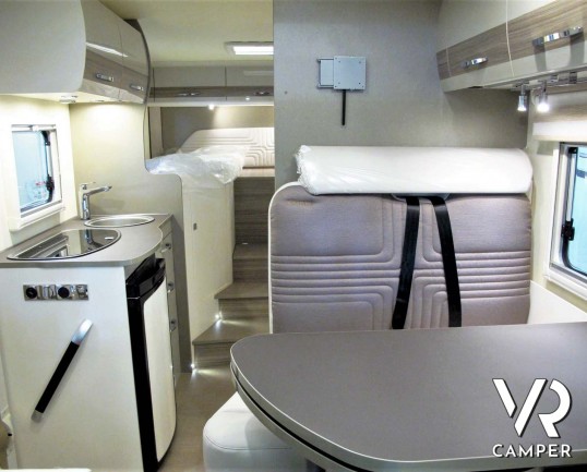 Burstner Travel Van 620 G - camper nuovo semintegrale con letti gemelli, accessoriato con Pacchetto Premium. Su Fiat Ducato 160 CV. In visione da Ital
