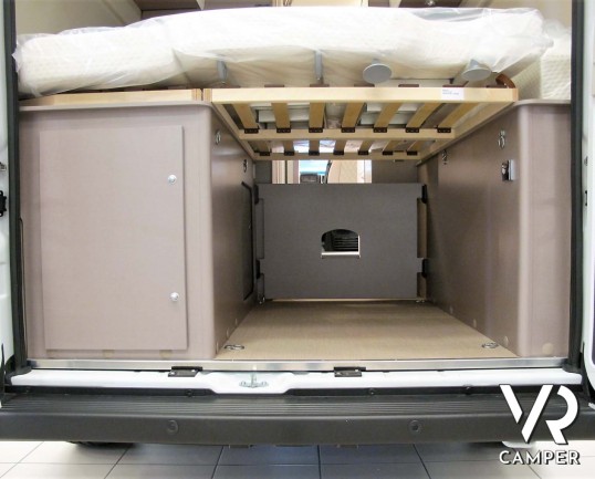 Burstner Eliseo C 600 - camper furgonato nuovo con letto sul tetto, accessoriato con pacchetto Eliseo + Eliseo Select. Telaio 3500 kg. Su Fiat Ducato