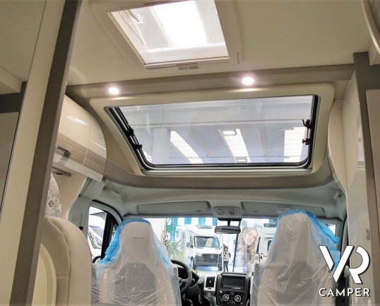Burstner Travel Van 620 G - camper nuovo semintegrale con letti gemelli, accessoriato con Pacchetto Premium. Su Fiat Ducato 160 CV. In visione da Ital