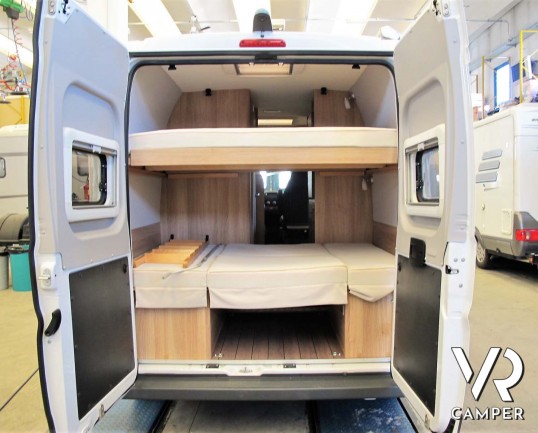 Knaus Boxstar 600 Family - camper usato furgonato 4 posti letto, con letti a castello matrimoniali posteriori, retrocamera, navigatore. Su Fiat Ducato