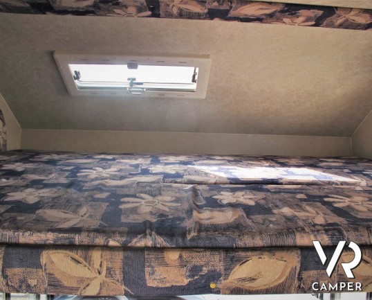 Rimor Super Brig 728 - camper mansardato usato con 7 posti letto, su Mercedes 312 2,9 TDI (123 CV). Lungo 7,43 mt. Ideale per viaggi di famiglia. Ital