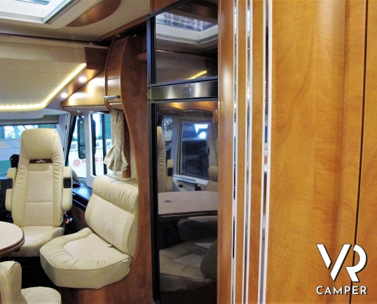 Carthago Chic c-line I 4.9 - camper nuovo, camper motorhome con letti gemelli e basculante. In esposizione durante il Porte Aperte 91011 Ottobre 2020