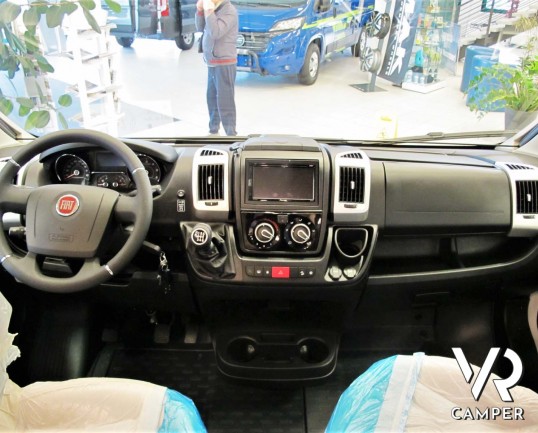 Burstner Eliseo C 540: camper furgonato nuovo con letto sul tetto, accessoriato con pacchetto Eliseo + Eliseo Select. Su Fiat Ducato 140 CV.