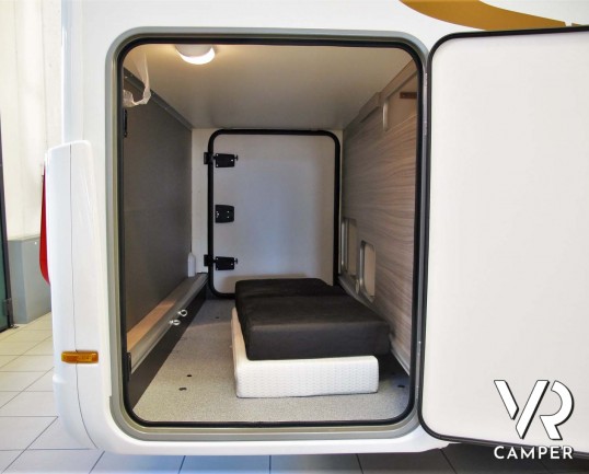 Burstner Travel Van 620 G - camper nuovo semintegrale con letti gemelli, accessoriato con Pacchetto Premium. Su Fiat Ducato 160 CV. In visione da Ital