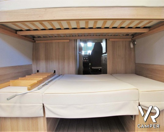 Knaus Boxstar 600 Family - camper usato furgonato 4 posti letto, con letti a castello matrimoniali posteriori, retrocamera, navigatore. Su Fiat Ducato