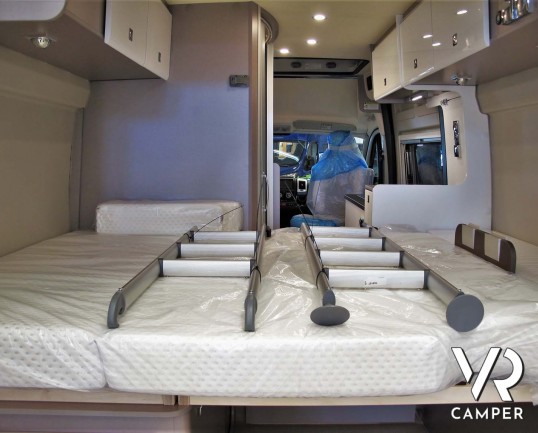 Burstner Eliseo C 540: camper furgonato nuovo con letto sul tetto, accessoriato con pacchetto Eliseo + Eliseo Select. Su Fiat Ducato 140 CV.