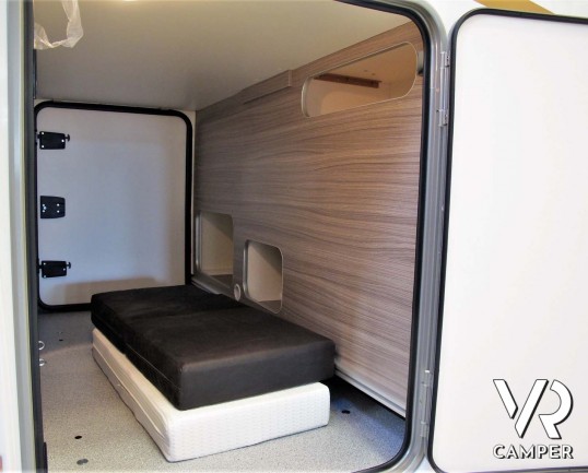Burstner Travel Van 620 G - camper nuovo semintegrale con letti gemelli, accessoriato con Pacchetto Premium. Su Fiat Ducato 160 CV. In visione da Ital