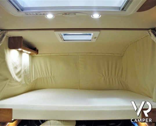 Carthago Chic c-line I 4.9 - camper nuovo, camper motorhome con letti gemelli e basculante. In esposizione durante il Porte Aperte 91011 Ottobre 2020